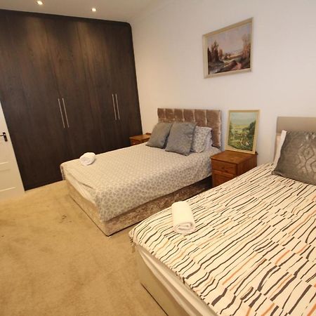 Great West Road Apartments Flat C London Luaran gambar