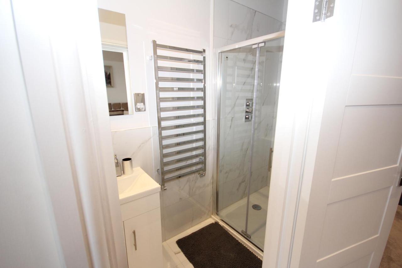 Great West Road Apartments Flat C London Luaran gambar